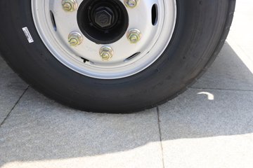 Ծ������H3 2.5L���� 180���� 4X2 ��ʿ��10�� 3.2�׵�����ж��ͼƬ