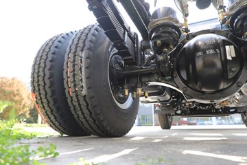 Ծ������H3 2.5L���� 180���� 4X2 ��ʿ��10�� 3.2�׵�����ж��ͼƬ