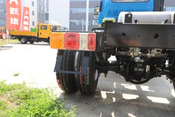 Ծ������H3 2.5L���� 180���� 4X2 ��ʿ��10�� 3.2�׵�����ж��ͼƬ