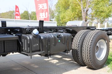 Ծ������H3 2.5L���� 180���� 4X2 ��ʿ��10�� 3.2�׵�����ж��ͼƬ