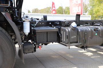 Ծ������H3 2.5L���� 180���� 4X2 ��ʿ��10�� 3.2�׵�����ж��ͼƬ