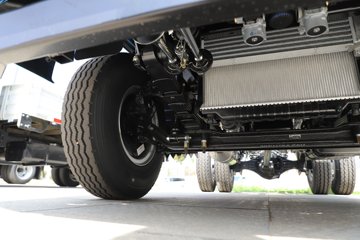 Ծ������H3 2.5L���� 180���� 4X2 ��ʿ��10�� 3.2�׵�����ж��ͼƬ