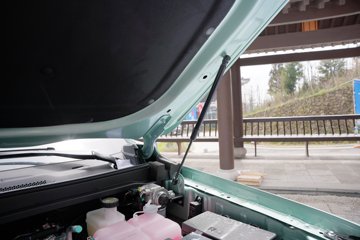 ������ ȫ���� ɽ�ذ������� 2.5T���� 211���� �Զ����� ����˫��Ƥ��ͼƬ