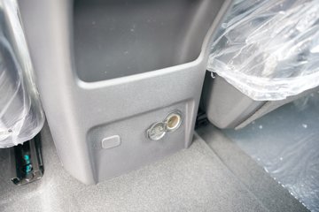 ������ ȫ���� ɽ�ذ������� 2.5T���� 211���� �Զ����� ����˫��Ƥ��ͼƬ