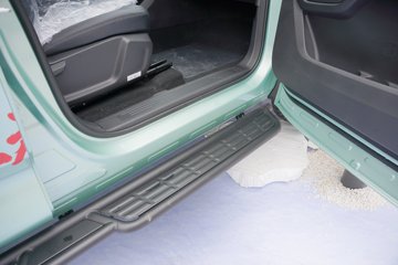 ������ ȫ���� ɽ�ذ������� 2.5T���� 211���� �Զ����� ����˫��Ƥ��ͼƬ