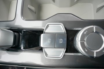 ������ ȫ���� ɽ�ذ������� 2.5T���� 211���� �Զ����� ����˫��Ƥ��ͼƬ