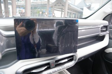 ������ ȫ���� ɽ�ذ������� 2.5T���� 211���� �Զ����� ����˫��Ƥ��ͼƬ