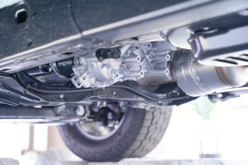 ������ ȫ���� ɽ�ذ������� 2.5T���� 211���� �Զ����� ����˫��Ƥ��ͼƬ