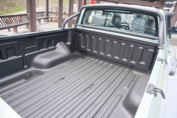 ������ ȫ���� ɽ�ذ������� 2.5T���� 211���� �Զ����� ����˫��Ƥ��ͼƬ