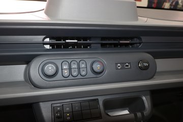 �������� �ƽ�С��PLUS 3.355�׵��Ŵ��綯����΢�� ����ʱ��55.64kWhͼƬ