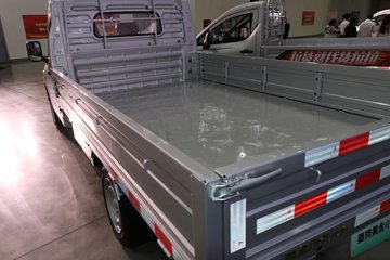 �������� �ƽ�С��PLUS 3.355�׵��Ŵ��綯����΢�� ����ʱ��55.64kWhͼƬ