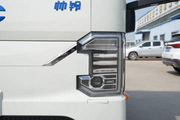 ����˧��ES9 4.18�׵��Ŵ��綯��դʽ�Ῠ ����ʱ��165.15kWhͼƬ