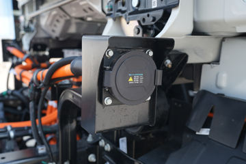 ����˧��ES9 4.18�׵��Ŵ��綯��դʽ�Ῠ ����ʱ��165.15kWhͼƬ