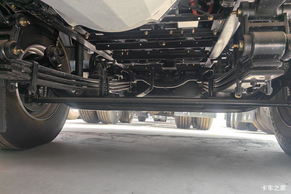 528kWh解放J6P 6X4电牵续航280km