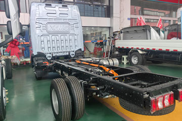�칤�Ῠ ���� �߶� ��ɲ 4.4�׵��Ŵ��綯��դʽ�Ῠ �д��º�133.94kWhͼƬ