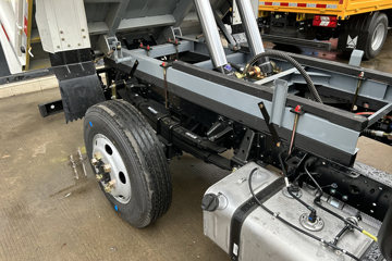 ����ȫ��˳�� 2.5L���� 136���� 4X2 ������5�� 2.19��˫����ж��ͼƬ