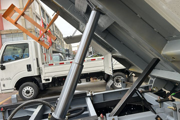 ����ȫ��˳�� 2.5L���� 136���� 4X2 ������5�� 2.19��˫����ж��ͼƬ