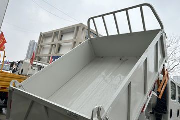 ����ȫ��˳�� 2.5L���� 136���� 4X2 ������5�� 2.19��˫����ж��ͼƬ