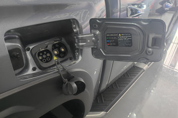 ��������K50 2025�� ������ ���� ���� ���ʽ���̻�϶���Ƥ�� �����߿�31.18kWhͼƬ