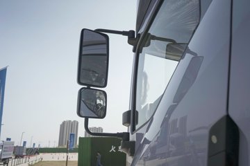 ���ǵ�T5 ɽ���Ƽ��� 4.2�׵��Ŵ��綯��դʽ�Ῠ ����132kWhͼƬ