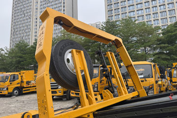 ��������A9 160���� 4X2 ��ʿ��8�� ���ϳ�(��������)ͼƬ