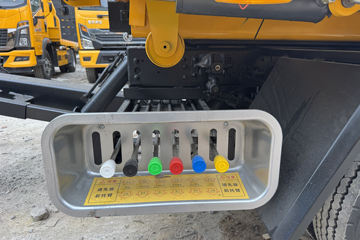 ��������A9 160���� 4X2 ��ʿ��8�� ���ϳ�(��������)ͼƬ