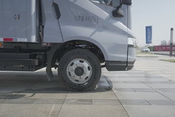 ���ǵ�T5 ������ 4.03�׵��Ŵ��綯��ʽ�Ῠ ����132kWhͼƬ