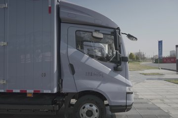 ���ǵ�T5 ������ 4.03�׵��Ŵ��綯��ʽ�Ῠ ����132kWhͼƬ