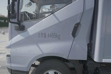 ���ǵ�T5 ������ 4.03�׵��Ŵ��綯��ʽ�Ῠ ����132kWhͼƬ