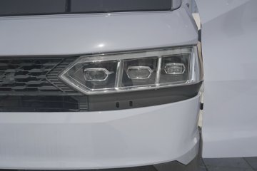 ���ǵ�T5 ������ 4.03�׵��Ŵ��綯��ʽ�Ῠ ����132kWhͼƬ