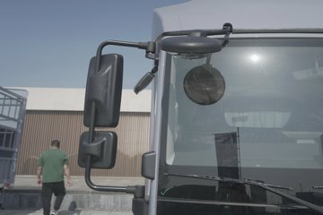 ���ǵ�T5 ������ 4.03�׵��Ŵ��綯��ʽ�Ῠ ����132kWhͼƬ