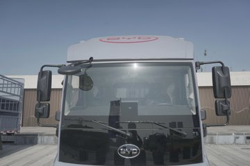 ���ǵ�T5 ������ 4.03�׵��Ŵ��綯��ʽ�Ῠ ����132kWhͼƬ