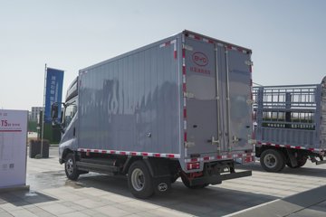 ���ǵ�T5 ������ 4.03�׵��Ŵ��綯��ʽ�Ῠ ����132kWhͼƬ