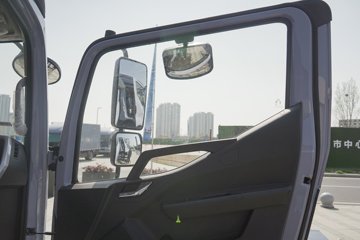 ���ǵ�T5 ������ 4.03�׵��Ŵ��綯��ʽ�Ῠ ����132kWhͼƬ