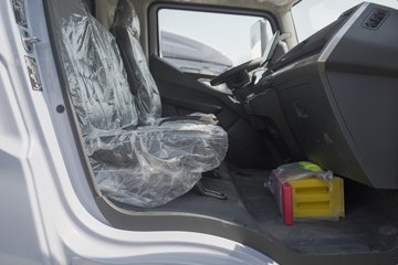 ���ǵ�T5 ������ 4.03�׵��Ŵ��綯��ʽ�Ῠ ����132kWhͼƬ