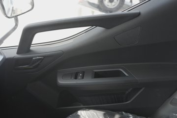 ���ǵ�T5 ������ 4.03�׵��Ŵ��綯��ʽ�Ῠ ����132kWhͼƬ