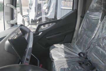 ���ǵ�T5 ������ 4.03�׵��Ŵ��綯��ʽ�Ῠ ����132kWhͼƬ