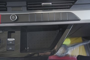 ���ǵ�T5 ������ 4.03�׵��Ŵ��綯��ʽ�Ῠ ����132kWhͼƬ