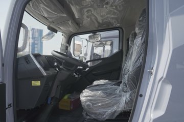 ���ǵ�T5 ������ 4.03�׵��Ŵ��綯��ʽ�Ῠ ����132kWhͼƬ