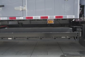 ���ǵ�T5 ������ 4.03�׵��Ŵ��綯��ʽ�Ῠ ����132kWhͼƬ