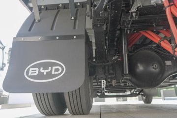 ���ǵ�T5 ������ 4.03�׵��Ŵ��綯��ʽ�Ῠ ����132kWhͼƬ