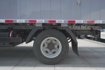 ���ǵ�T5 ������ 4.03�׵��Ŵ��綯��ʽ�Ῠ ����132kWhͼƬ