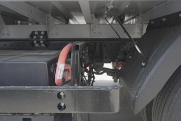 ���ǵ�T5 ������ 4.03�׵��Ŵ��綯��ʽ�Ῠ ����132kWhͼƬ