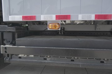���ǵ�T5 ������ 4.03�׵��Ŵ��綯��ʽ�Ῠ ����132kWhͼƬ
