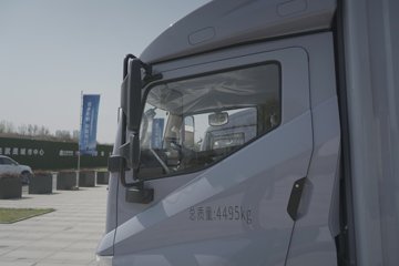 ���ǵ�T5EV �Ƹ��� 4.5T 4.03�׵��Ŵ��綯��ʽ�Ῠ132kWhͼƬ