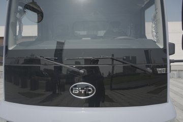 ���ǵ�T5EV �Ƹ��� 4.5T 4.03�׵��Ŵ��綯��ʽ�Ῠ132kWhͼƬ
