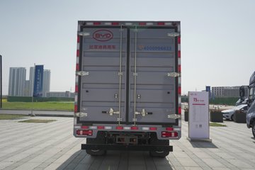 ���ǵ�T5EV �Ƹ��� 4.5T 4.03�׵��Ŵ��綯��ʽ�Ῠ132kWhͼƬ