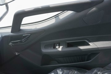 ���ǵ�T5EV �Ƹ��� 4.5T 4.03�׵��Ŵ��綯��ʽ�Ῠ132kWhͼƬ