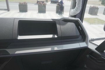 ���ǵ�T5EV �Ƹ��� 4.5T 4.03�׵��Ŵ��綯��ʽ�Ῠ132kWhͼƬ