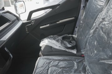 ���ǵ�T5EV �Ƹ��� 4.5T 4.03�׵��Ŵ��綯��ʽ�Ῠ132kWhͼƬ